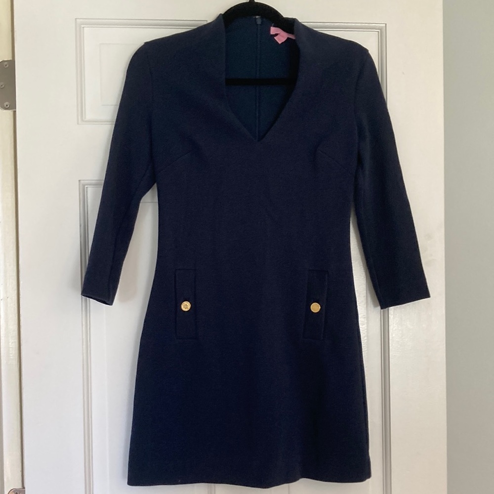 Cute Navy Lilly Dress! Perfect for fall!
